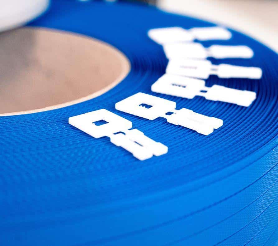 Palettisation Feuillard bleu avec boucles plastiques